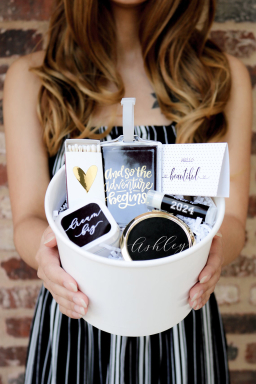 Personalized Graduation Round Gift Box Set