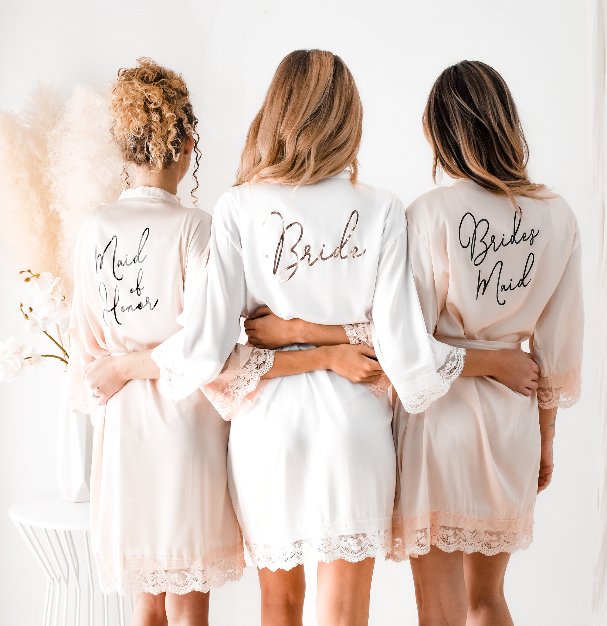 Satin customized bridesmaid robes – Bridesmaid's World